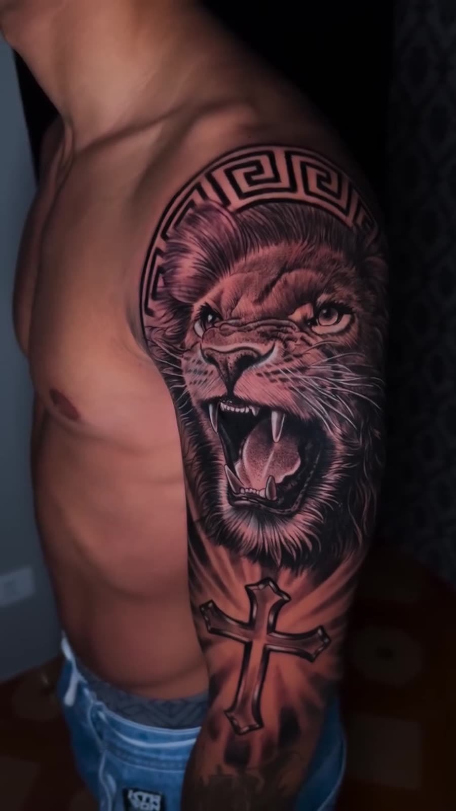 Tatuagem — Leão realista por Fabão Tatuador
