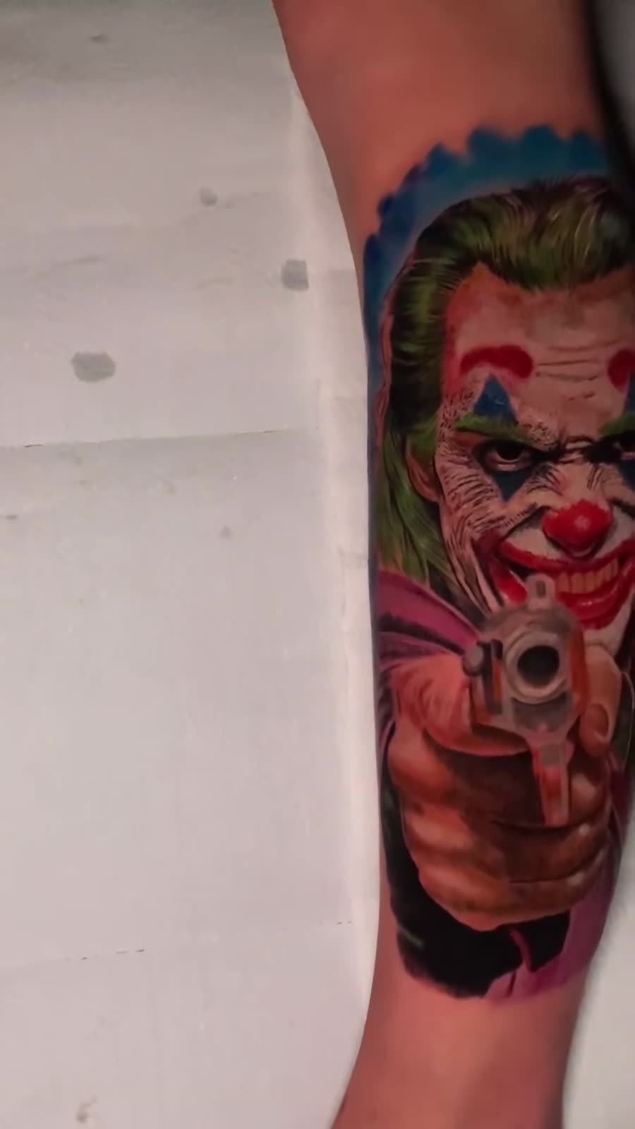 Tatuagem — Coringa colorido por Fabão Tatuador